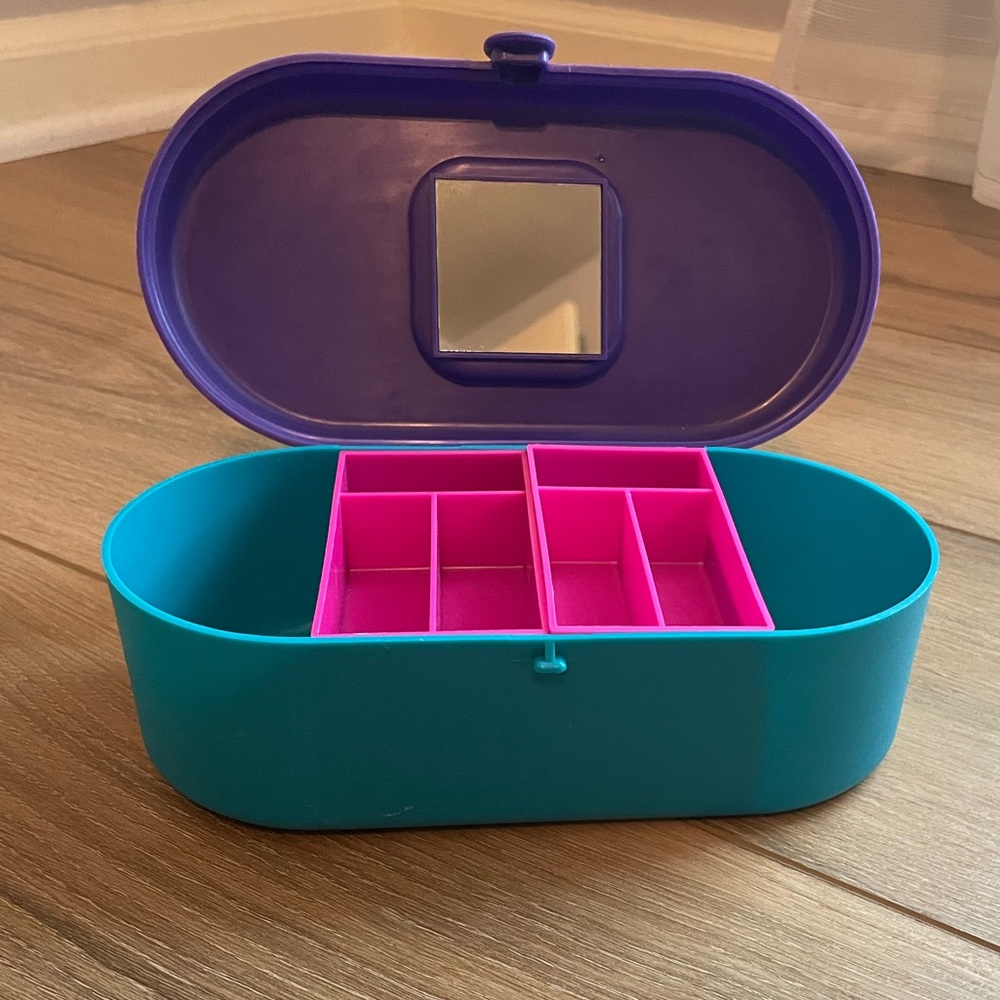 Mini Caboodle Style Case